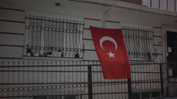 Son dakika haberi: Türk bayrağına çirkin saldırı! Şehit Esma Çevik'in babası: Acı bitmeden yeni bir acı yaşadım