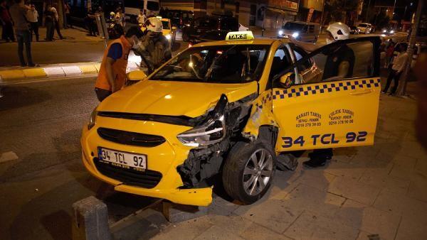 Taksi ve hafif ticari araç çarpıştı: 1'i ağır, 2 yaralı