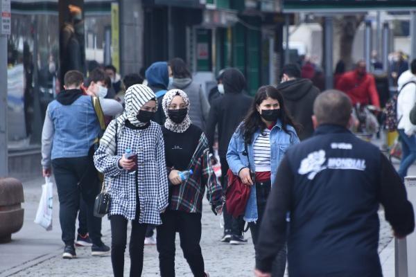 'Çok yüksek riskli' Konya'da sıcak hava, koronavirüsü unutturdu