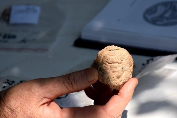 Arslantepe'de 5 bin 621 yıllık 250 mühür bulundu