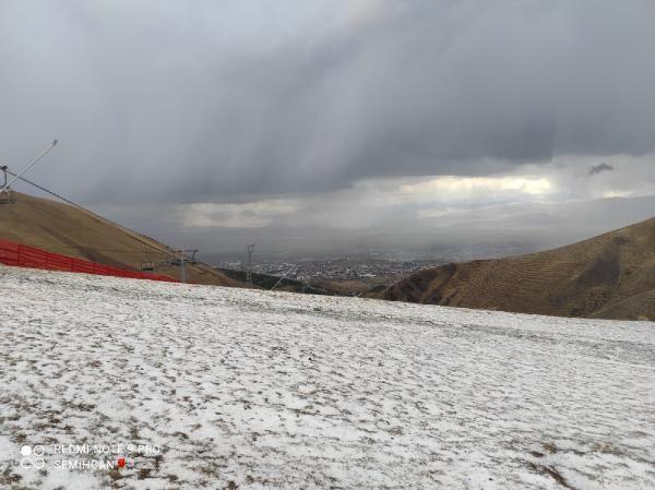 Erzurum'a ilk kar düştü!