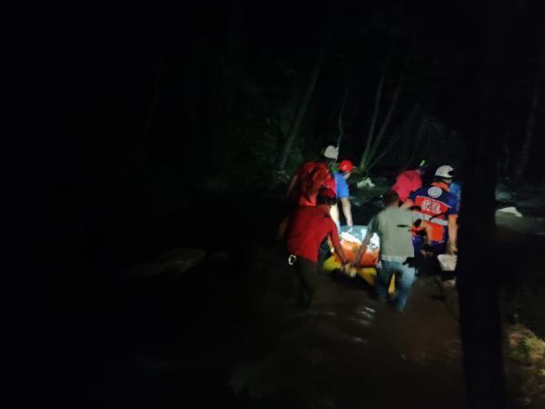 Bursa'da kanyona düşen kadın 4 saat sonra kurtarılabildi