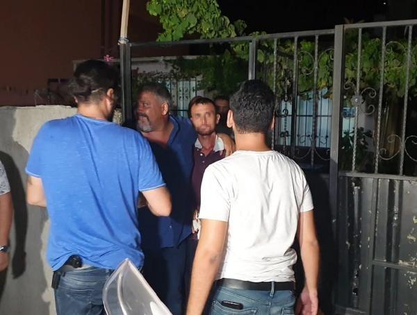 Adana'da husumetli olduğu amcası ve kuzenini av tüfeğiyle vurdu: 2 yaralı