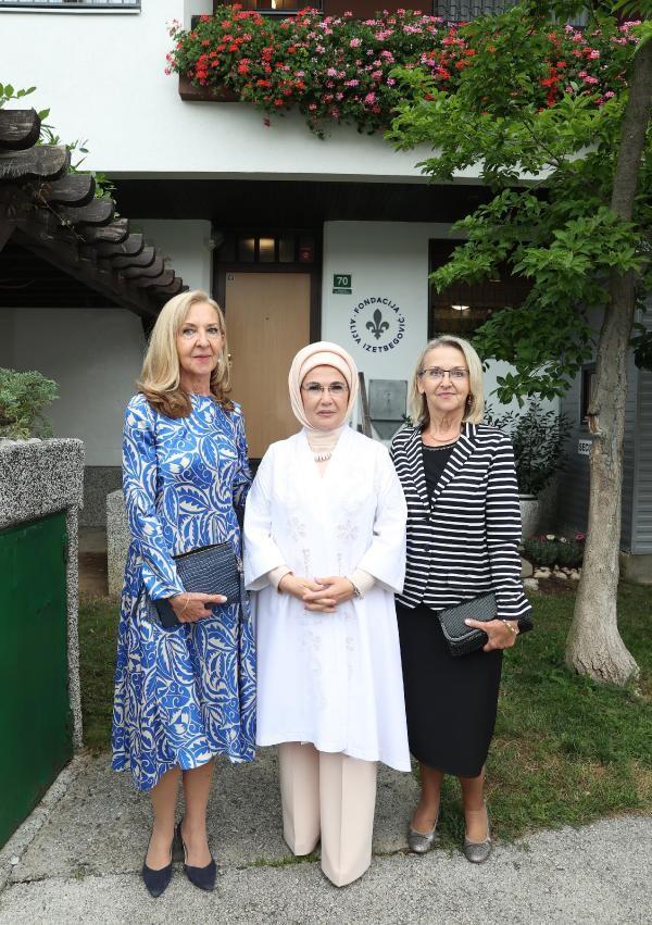 Emine Erdoğan, Aliya İzzetbegoviç Vakfı'nı ziyaret etti