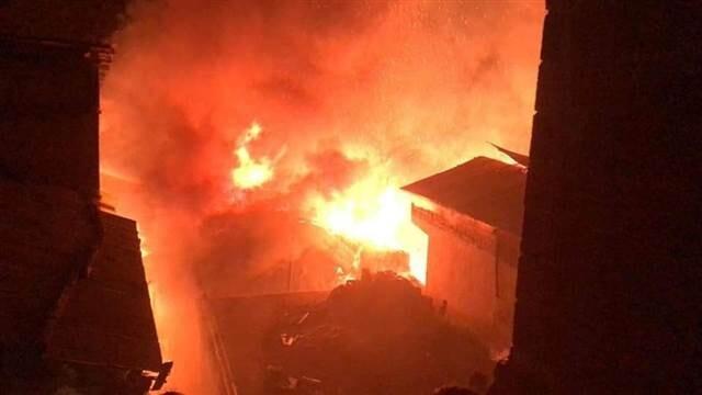 Artvin'de korkutan yangın: 7 ev kül oldu
