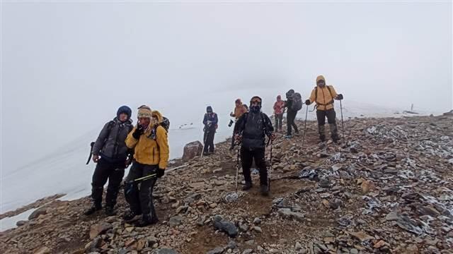 Ağrı Dağı'nda tırmanış yaparken kaybolan 5 sporcuyu dağcılar kurtardı