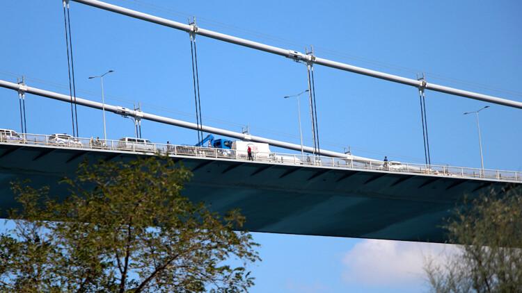FSM Köprüsü'nde intihar girişimi trafiği kilitledi