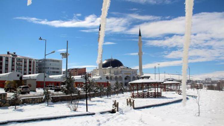 'Yüksek riskli' Ardahan'da, eksi 15 derecede sokaklar boş kaldı