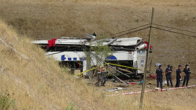Son dakika... Balıkesir'den kahreden haber! Yolcu otobüsü kaza yaptı: Çok sayıda ölü ve yaralı var