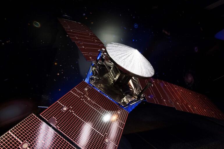 Juno uzay aracı yörüngesine girdi (Peki şimdi ne olacak?)