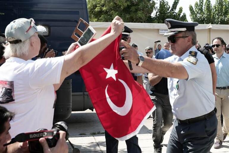 Yunanistan'a kaçan darbeci askerlere iki ay hapis cezası