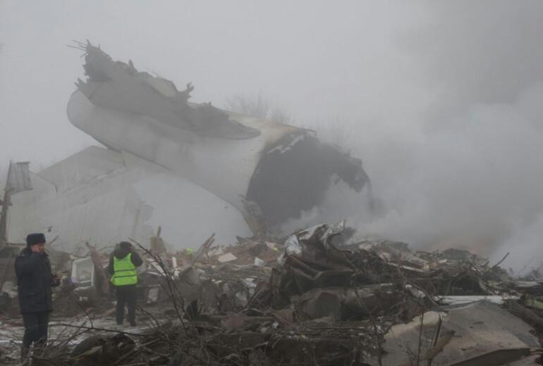 SON DAKİKA | Türk kargo uçağı düştü.. 32 kişi hayatını kaybetti